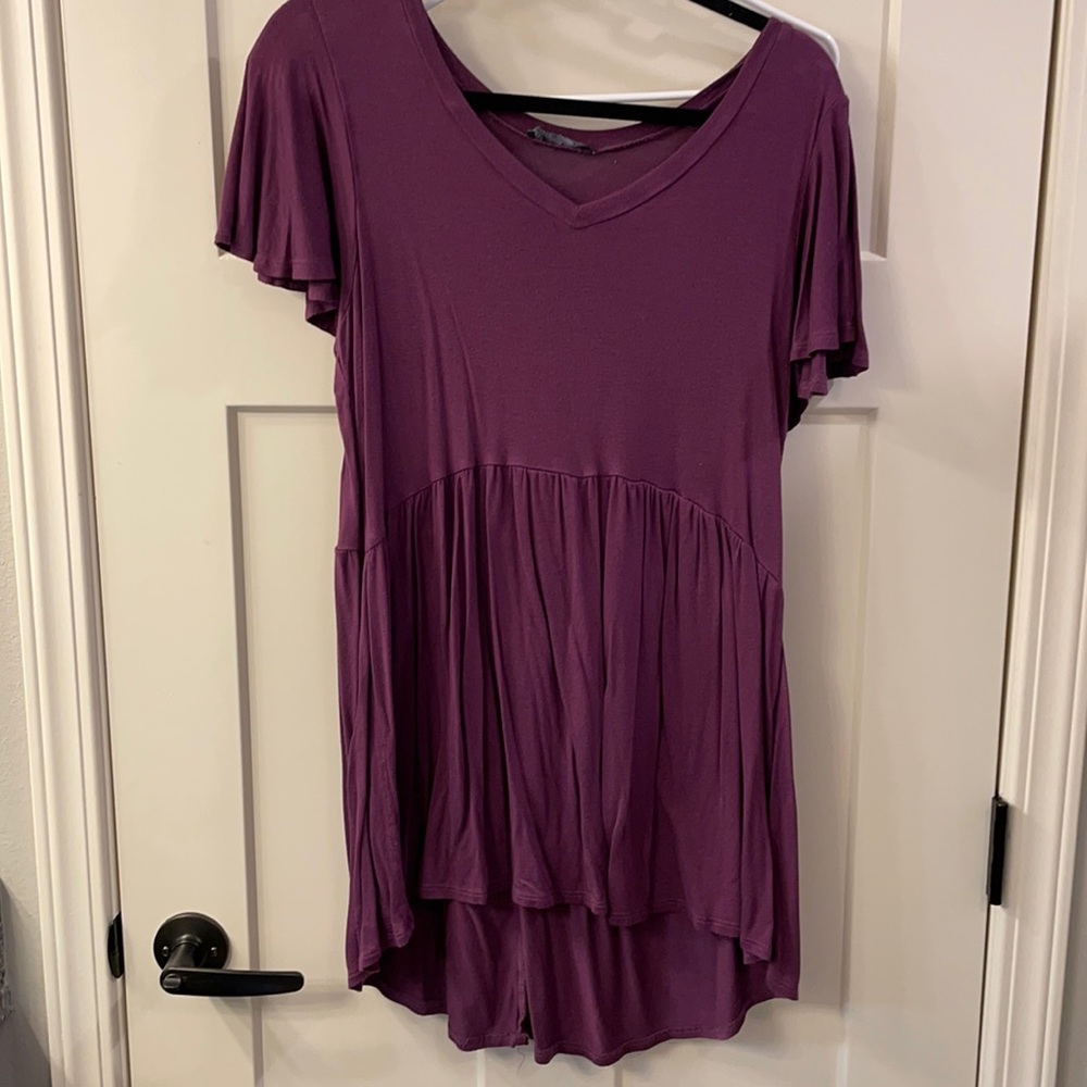 Women’s ruffle sleeve blouse